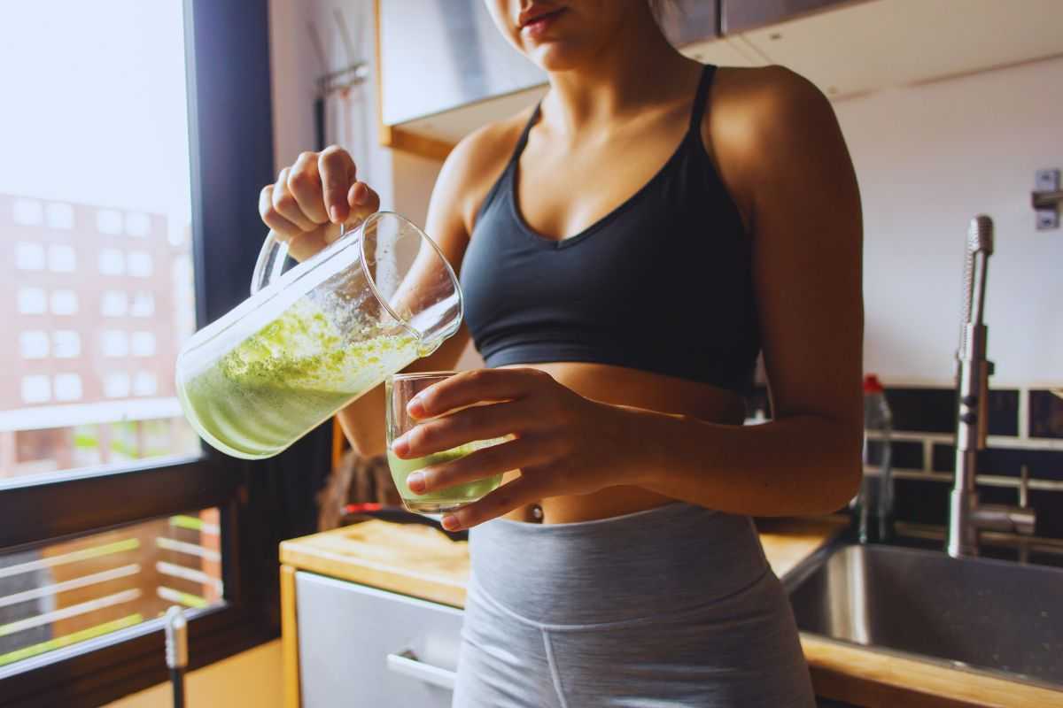 l'acqua detox che sgonfia la pancia