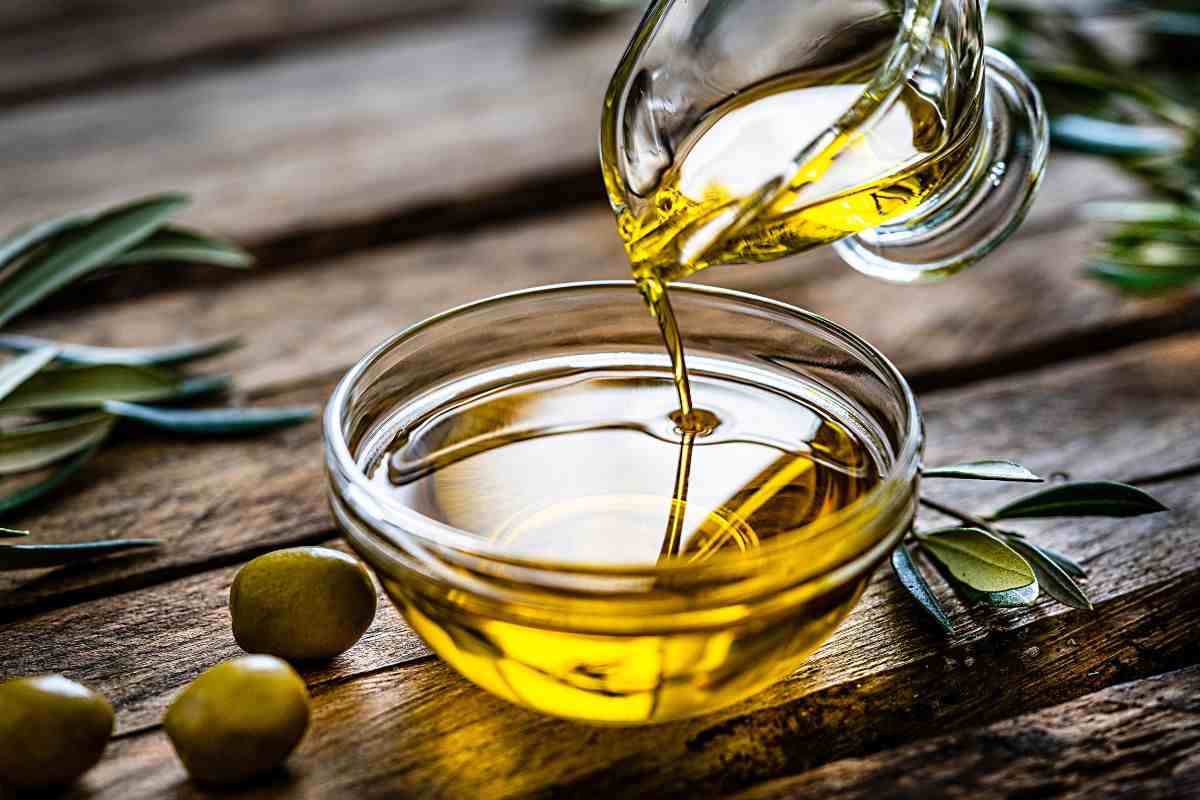 Olio di oliva Eurospin: prezzo accessibile, grande azienda alle spalle